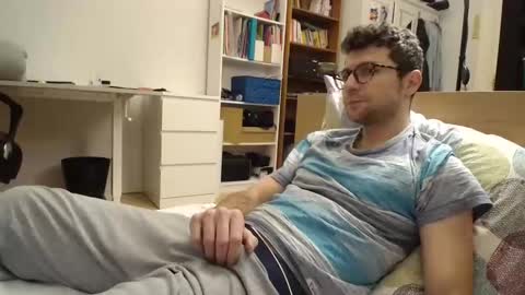 Snapshot of dantheman233 chatting on 11/19/25, 05:57 Daniel online show from 11/19/25, 05:57