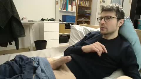 Snapshot of dantheman233 chatting on 01/12/26, 07:19 Daniel online show from 01/12/26, 07:19