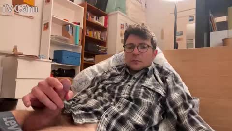 Snapshot of dantheman233 chatting on 03/05/26, 08:16 Daniel online show from 03/05/26, 08:16