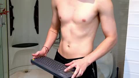 Snapshot of danutu09 chatting on 03/24/26, 09:31 PlayWithMe online show from 03/24/26, 09:31