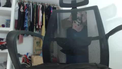 Snapshot of dany_monster_cock chatting on 12/14/25, 09:47 Daniela online show from 12/14/25, 09:47