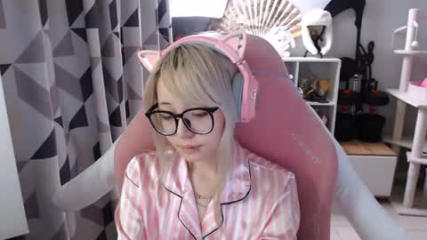 danyelleeyermann online show from 07/07/26, 01:15
