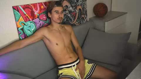 Snapshot of danyx__ chatting on 09/19/25, 05:57 Dany online show from 09/19/25, 05:57