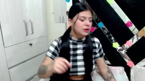 daphne877046 online show from 10/03/25, 05:32