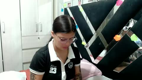 daphne877046 online show from 07/01/26, 08:52