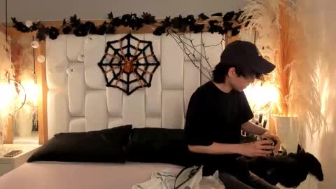 daphne_and_roger online show from 10/17/25, 11:35