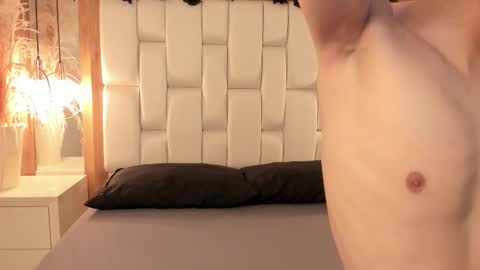 daphne_and_roger online show from 11/10/25, 11:09