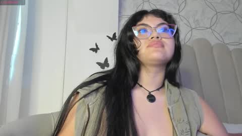 daphne_aris online show from 03/19/26, 04:00