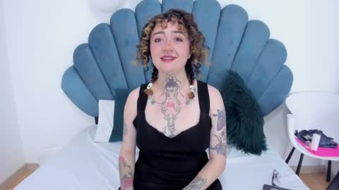 Daphne Blunt online show from 12/07/24, 03:58