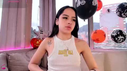 Snapshot of daphne_chers chatting on 10/29/25, 08:10 daphne_chers online show from 10/29/25, 08:10