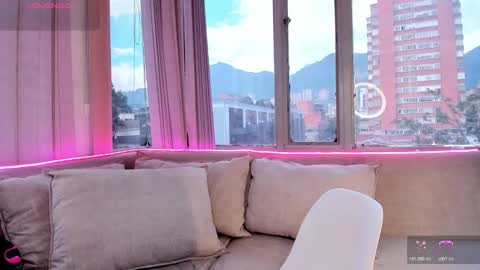 Snapshot of daphne_chers chatting on 11/08/25, 08:07 daphne_chers online show from 11/08/25, 08:07