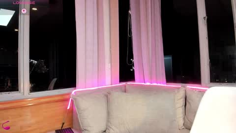 Snapshot of daphne_chers chatting on 11/10/25, 11:37 daphne_chers online show from 11/10/25, 11:37