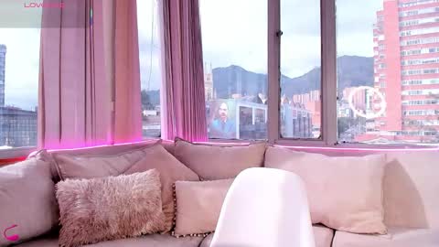 Snapshot of daphne_chers chatting on 12/02/25, 08:37 daphne_chers online show from 12/02/25, 08:37