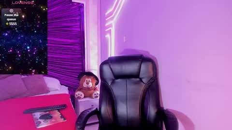 Snapshot of daphne_courtis chatting on 02/11/25, 11:43 Daphne online show from 02/11/25, 11:43