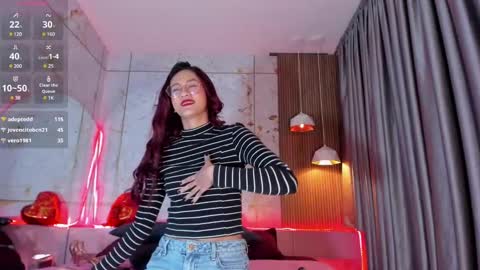 Snapshot of daphne_courtis chatting on 02/18/25, 05:53 Daphne online show from 02/18/25, 05:53