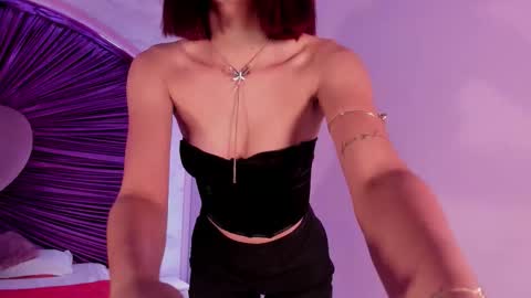 Snapshot of daphne_courtis chatting on 11/30/25, 03:10 Daphne online show from 11/30/25, 03:10