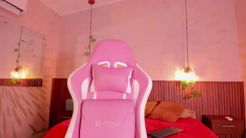 Snapshot of daphne_courtis chatting on 03/02/26, 05:08 Daphne online show from 03/02/26, 05:08