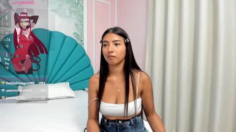 Snapshot of daphne_fox_ chatting on 02/27/25, 02:10 Daphne  online show from 02/27/25, 02:10