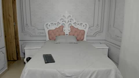 Snapshot of daphne_fox_ chatting on 03/06/25, 03:13 Daphne  online show from 03/06/25, 03:13