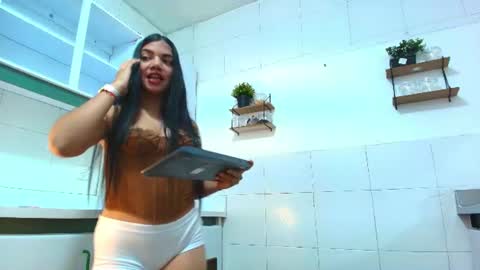 Snapshot of daphne_gloww chatting on 06/12/26, 02:05 daphne_gloww online show from 06/12/26, 02:05