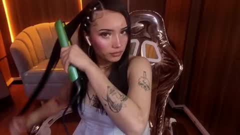 daphne_nicole_b online show from 03/25/26, 01:17