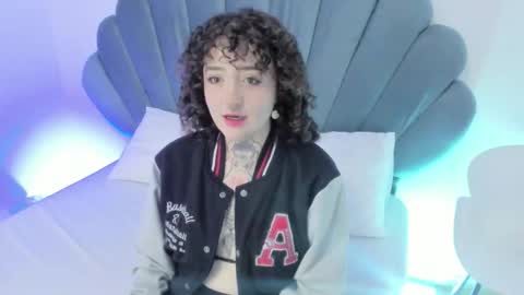 DaphneBlunt online show from 12/01/25, 07:41