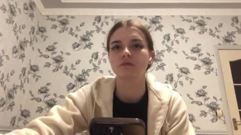 Snapshot of daphnesterlace chatting on 05/10/26, 10:48 Emilia online show from 05/10/26, 10:48