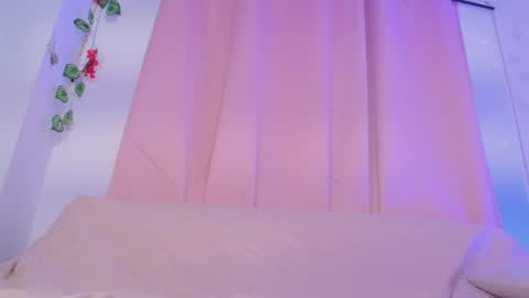 Snapshot of daphnewalker__ chatting on 06/23/26, 11:19 Daphne online show from 06/23/26, 11:19