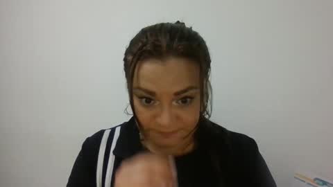 Snapshot of dapnne24 chatting on 11/19/25, 07:36 dapnne online show from 11/19/25, 07:36