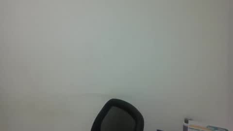 Snapshot of dapnne24 chatting on 12/16/25, 07:30 dapnne online show from 12/16/25, 07:30