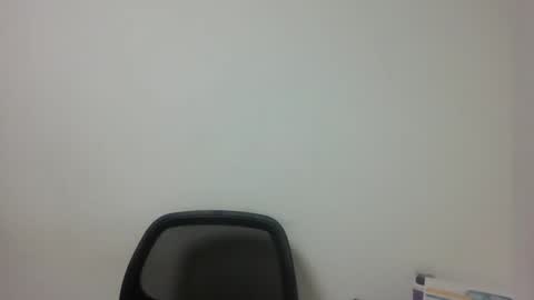 Snapshot of dapnne24 chatting on 12/17/25, 08:37 dapnne online show from 12/17/25, 08:37