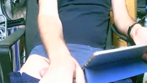 Snapshot of dar12173 chatting on 06/22/26, 06:54 dar12173 online show from 06/22/26, 06:54