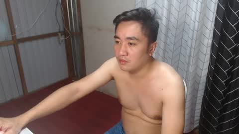 Snapshot of darby1992 chatting on 02/22/25, 05:35 Rob online show from 02/22/25, 05:35