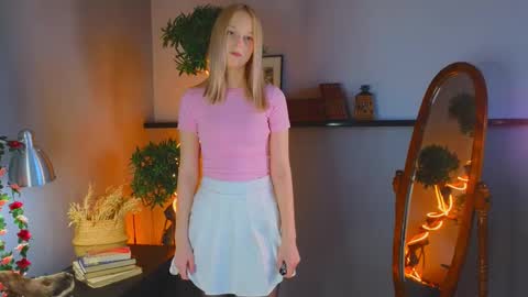 Kami online show from 10/18/25, 04:15