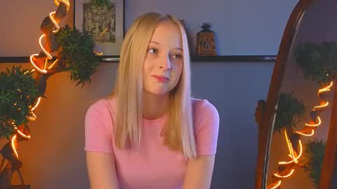 Kami online show from 10/20/25, 03:40