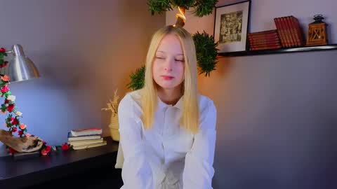 Kami online show from 11/07/25, 03:28