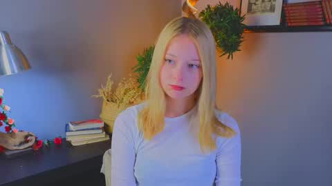 Kami online show from 11/09/25, 03:05