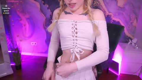 Snapshot of dariadelly chatting on 04/20/26, 01:14 dariadelly online show from 04/20/26, 01:14