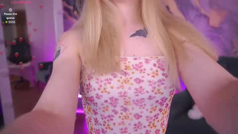 Snapshot of dariadelly chatting on 04/22/26, 01:01 dariadelly online show from 04/22/26, 01:01