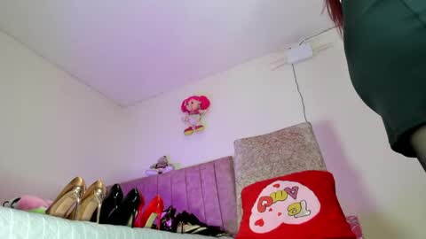 Snapshot of dariana_hot chatting on 07/27/26, 02:35 dariana_hot online show from 07/27/26, 02:35