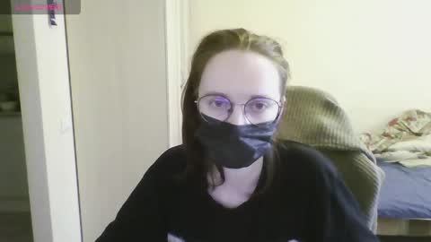 Snapshot of dariena_ chatting on 04/18/26, 12:09 Darin online show from 04/18/26, 12:09