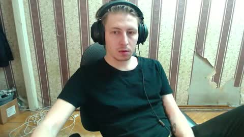 darienlarge online show from 10/04/25, 02:42