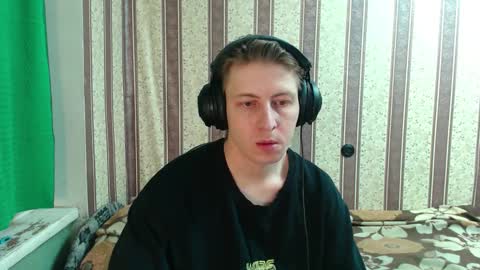 darienlarge online show from 10/22/25, 03:40