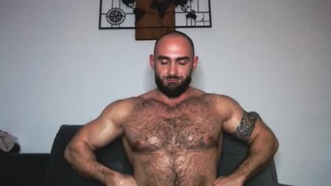 Dario  Muscel King online show from 12/18/25, 07:42