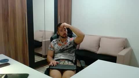 darius_94 online show from 10/17/25, 04:48