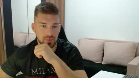 darius_94 online show from 11/09/25, 05:50