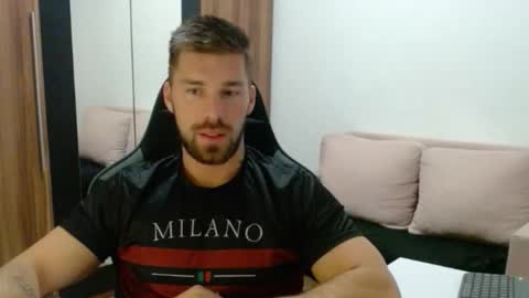 darius_94 online show from 11/27/25, 04:36