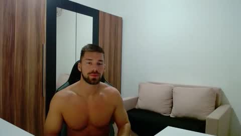 darius_94 online show from 11/29/25, 05:32