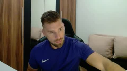 darius_94 online show from 02/17/26, 05:15