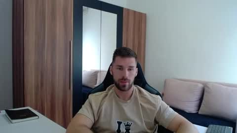 darius_94 online show from 04/26/26, 07:17
